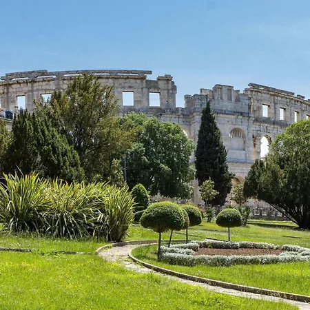 Mit Balkon- Fuer Vier Personen By Interhome Appartamento