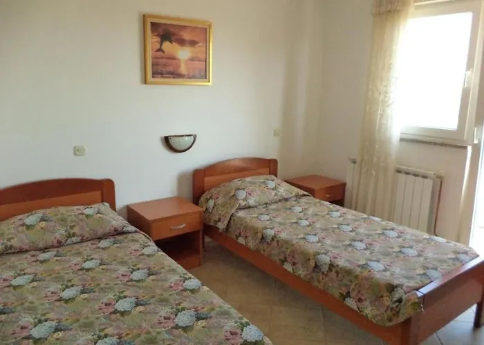 Mit Balkon- Fuer Vier Personen By Interhome Apartman *