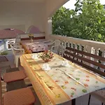Mit Balkon- Fuer Vier Personen By Interhome Póla