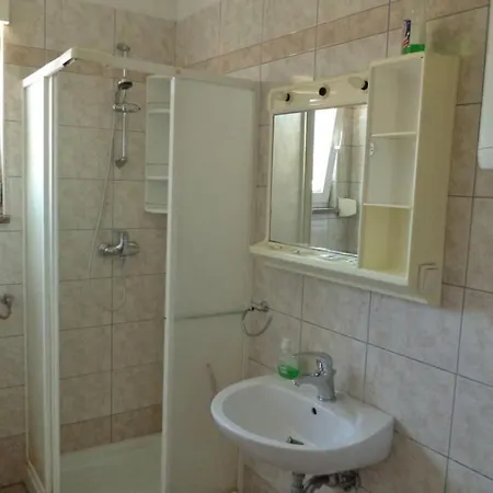 Mit Balkon- Fuer Vier Personen By Interhome Apartmán *