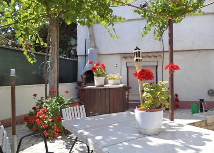 Apartmán Mit Balkon- Fuer Vier Personen By Interhome Pula