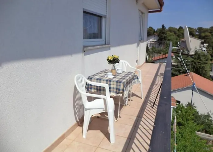 Mit Balkon- Fuer Vier Personen By Interhome Apartament Pula