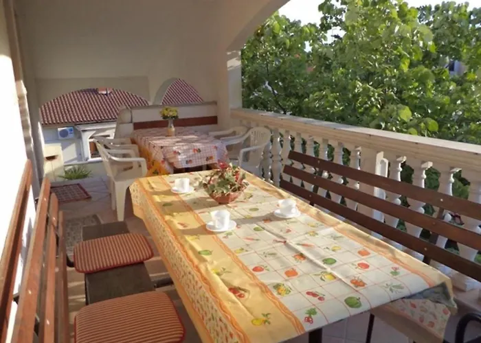 Mit Balkon- Fuer Vier Personen By Interhome Pula