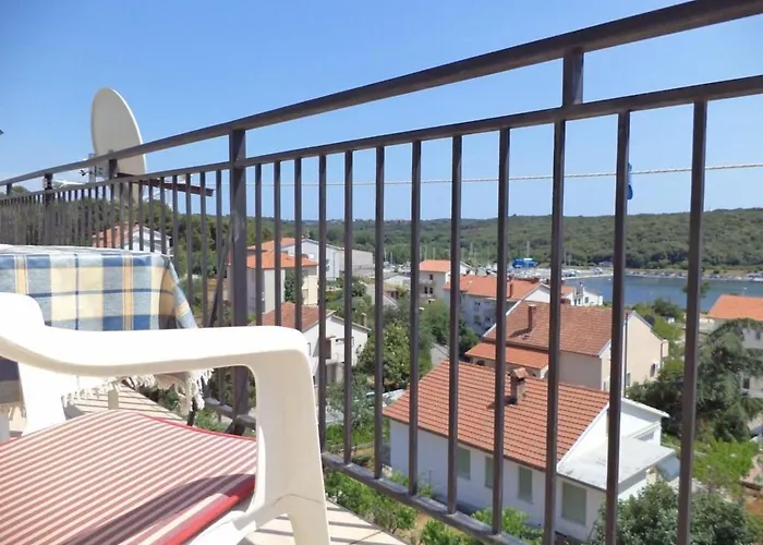 Apartament Mit Balkon- Fuer Vier Personen By Interhome Pula